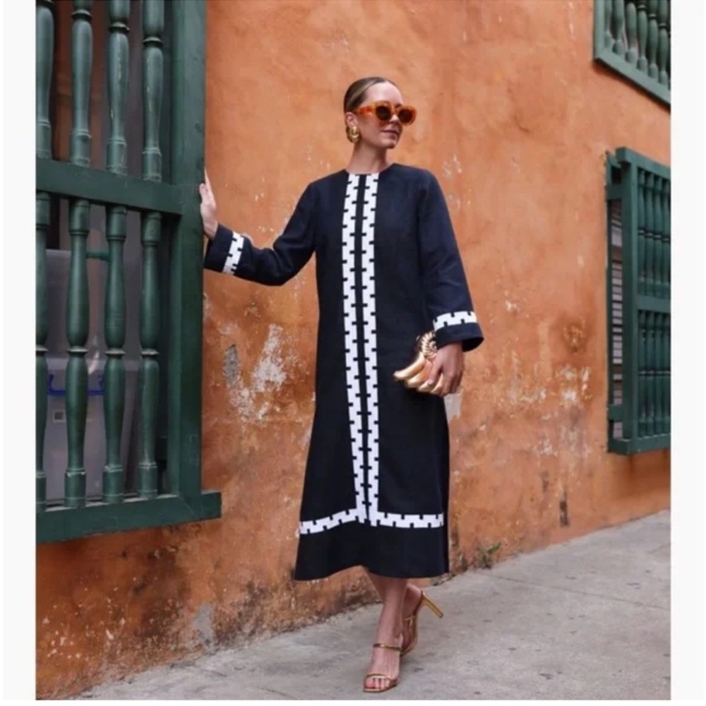 Tuckernuck •ATLANTIC-PACIFIC Navy White Embroidered Hartman Maxi Dress NWT $150